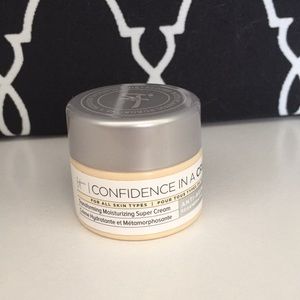 It cosmetics confidence in a cream